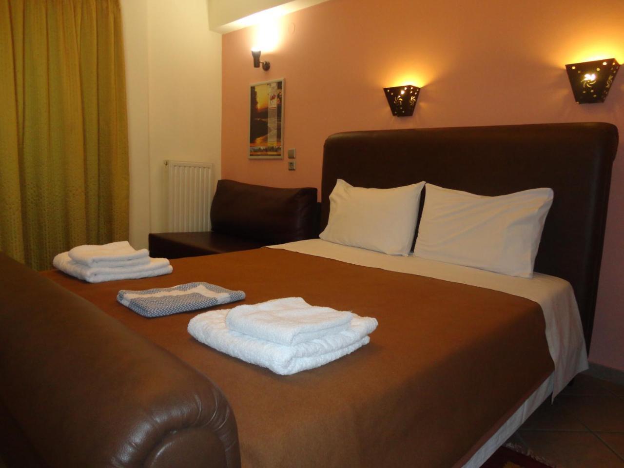 Lirio Guest House Makrakómi Extérieur photo