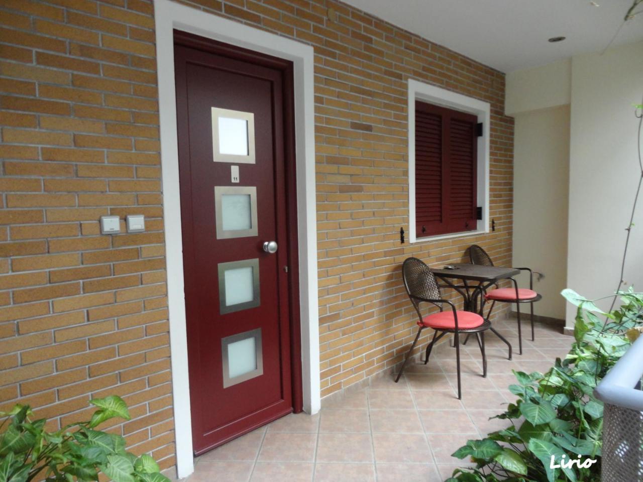 Lirio Guest House Makrakómi Extérieur photo