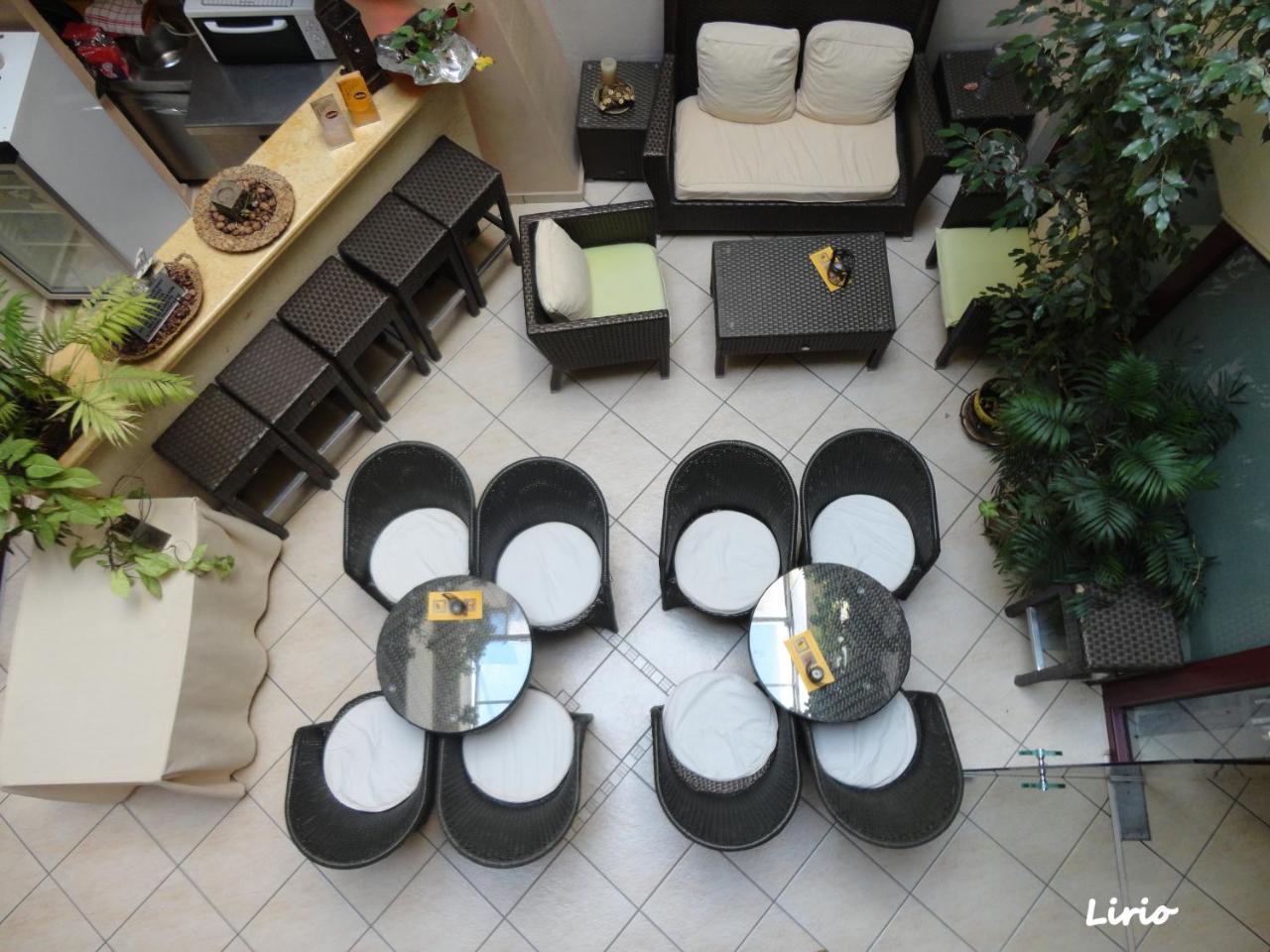 Lirio Guest House Makrakómi Extérieur photo
