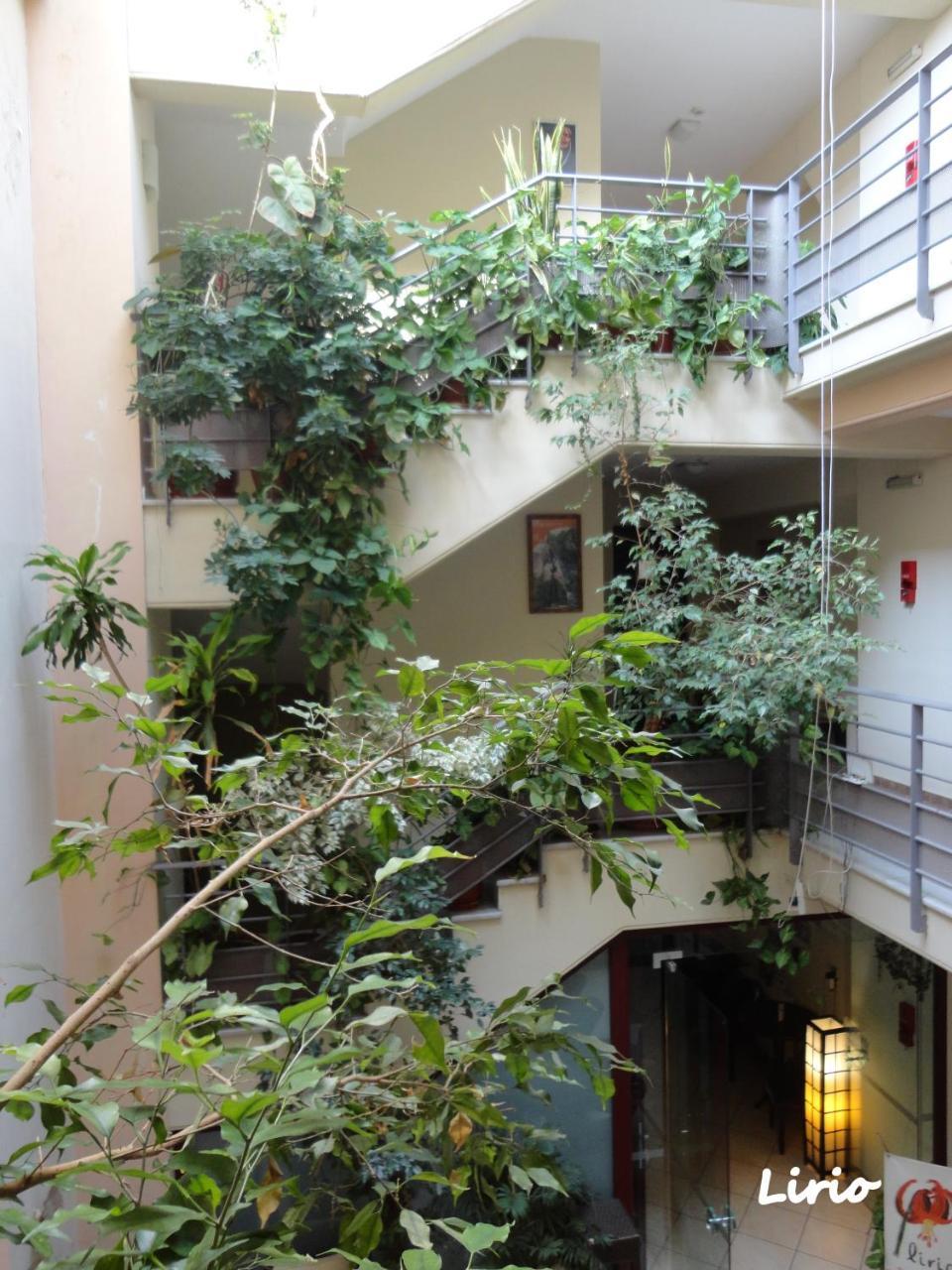 Lirio Guest House Makrakómi Extérieur photo